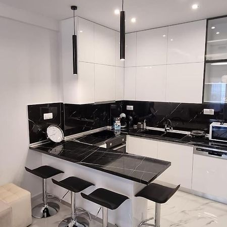 Luxurious Apartment In The Heart Of テッサロニキ エクステリア 写真