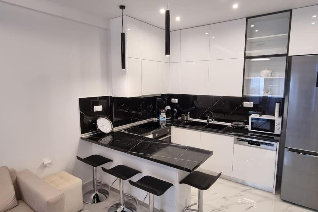 Luxurious Apartment In The Heart Of テッサロニキ エクステリア 写真