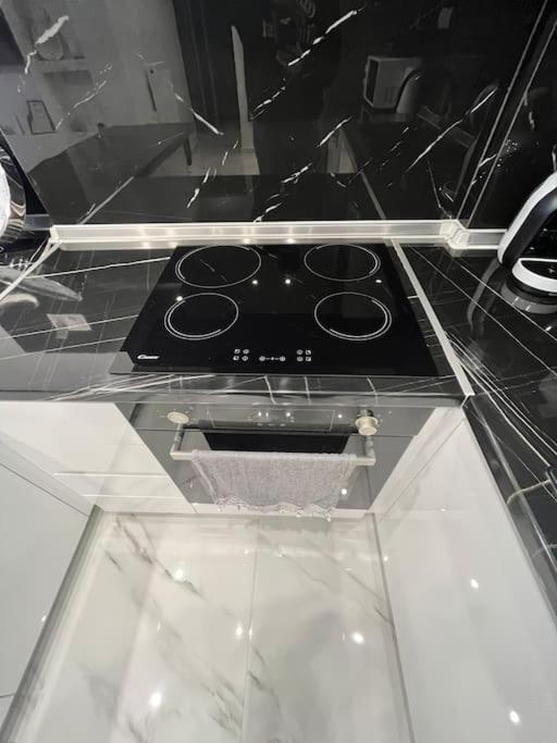 Luxurious Apartment In The Heart Of テッサロニキ エクステリア 写真