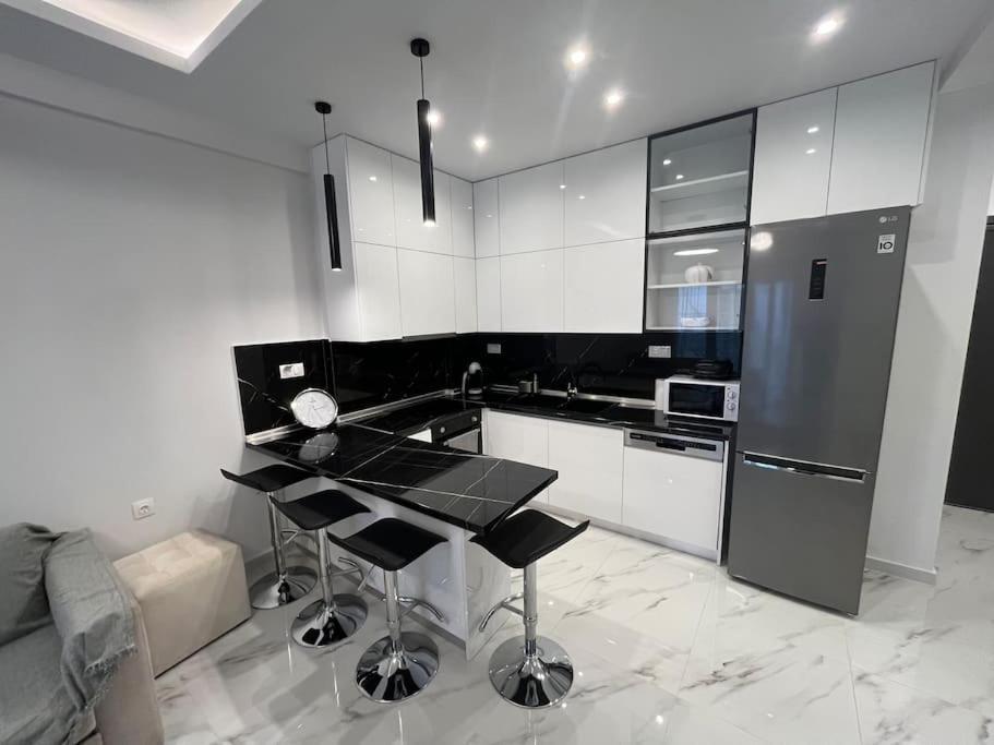 Luxurious Apartment In The Heart Of テッサロニキ エクステリア 写真