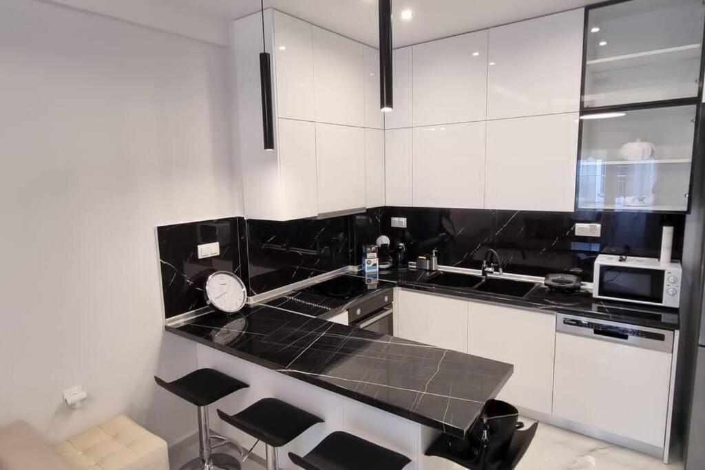 Luxurious Apartment In The Heart Of テッサロニキ エクステリア 写真