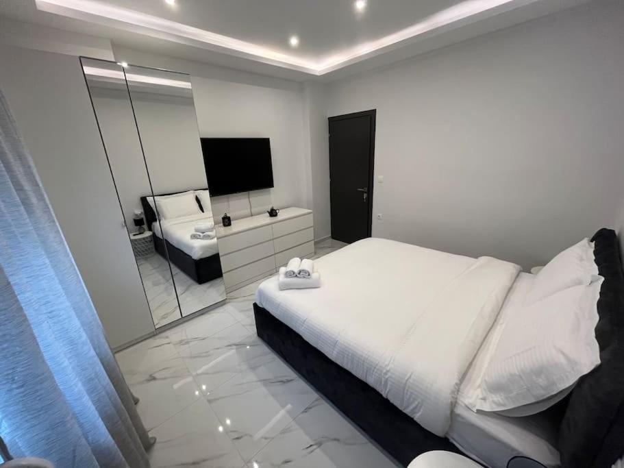 Luxurious Apartment In The Heart Of テッサロニキ エクステリア 写真